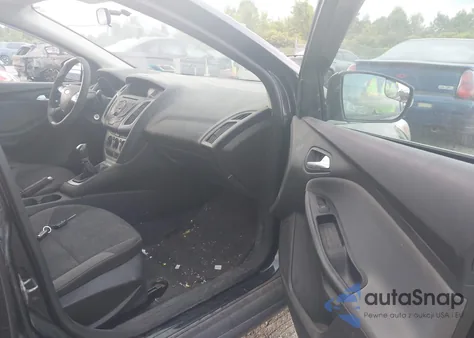 2014 Ford Focus Se z USA, uszkodzony, nr VIN 1FADP3F22EL141428